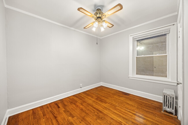 Building Photo - 2443 W Gunnison St