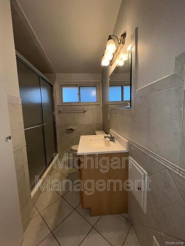 Building Photo - 32028 Maine St