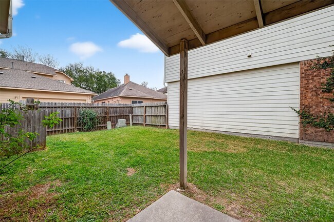 Building Photo - 15903 Timber Chase Dr