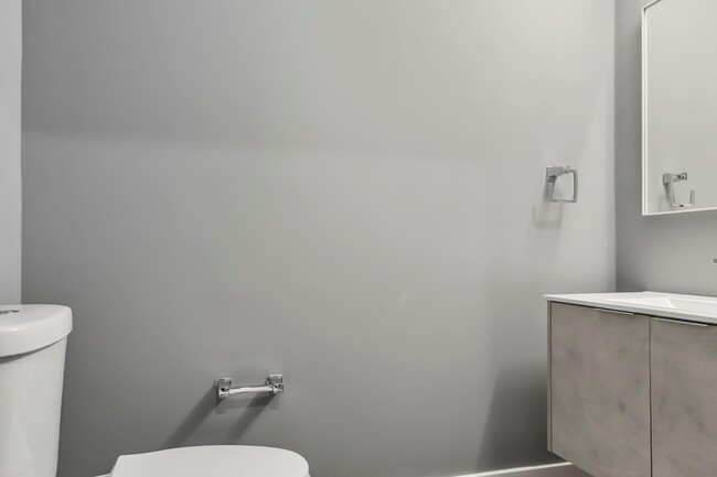 Building Photo - 1615 Poplar St