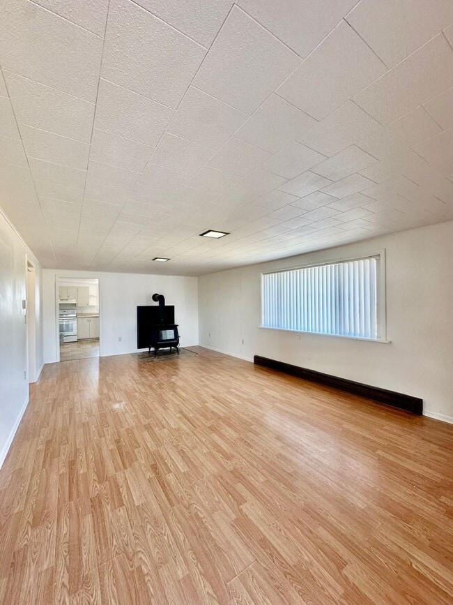Building Photo - Nice home for rent in Metolius!