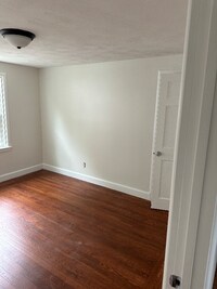 Building Photo - 139 Dante St