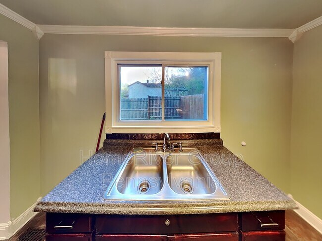 Building Photo - 1139 Ravine St