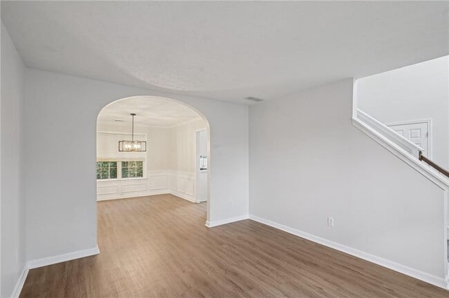 Building Photo - 3120 Northcliff Dr