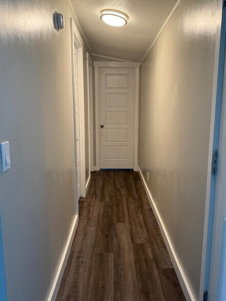 Hall - 1403 Harper Dr