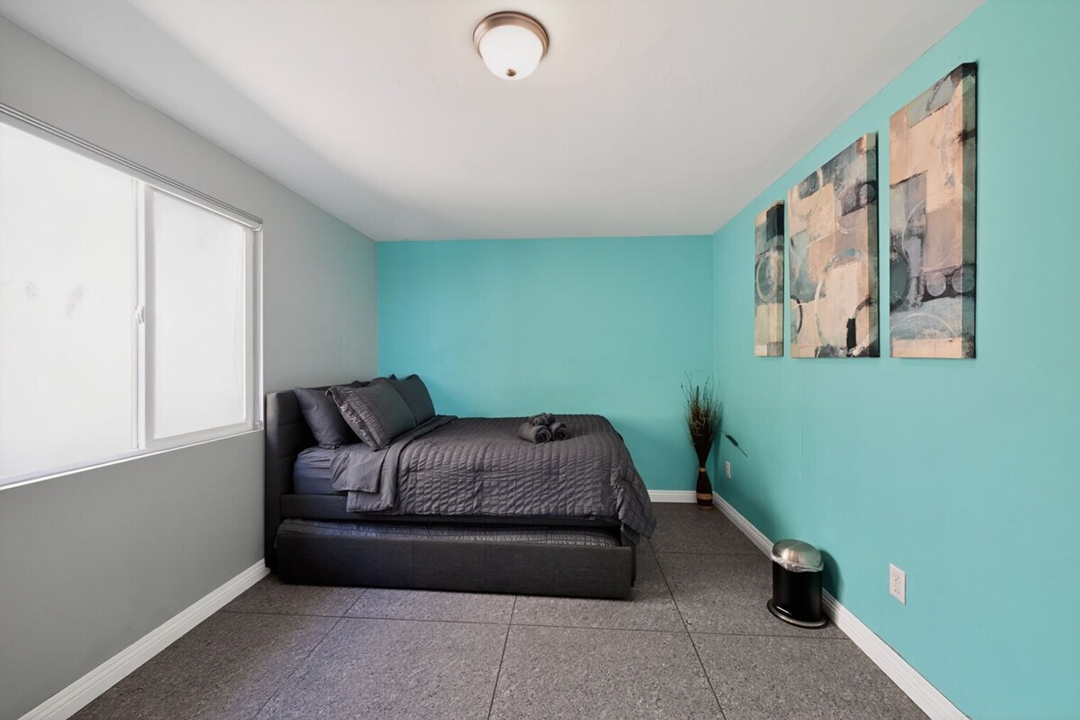 Building Photo - 4124 C St