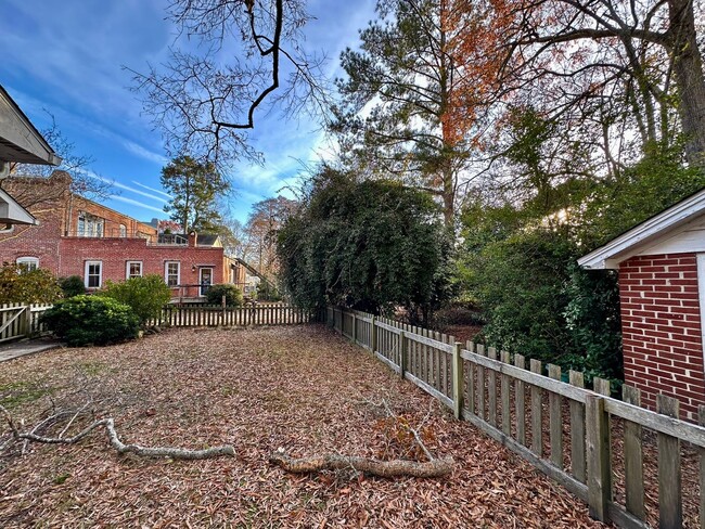 Building Photo - Historic Home in Downtown Bath