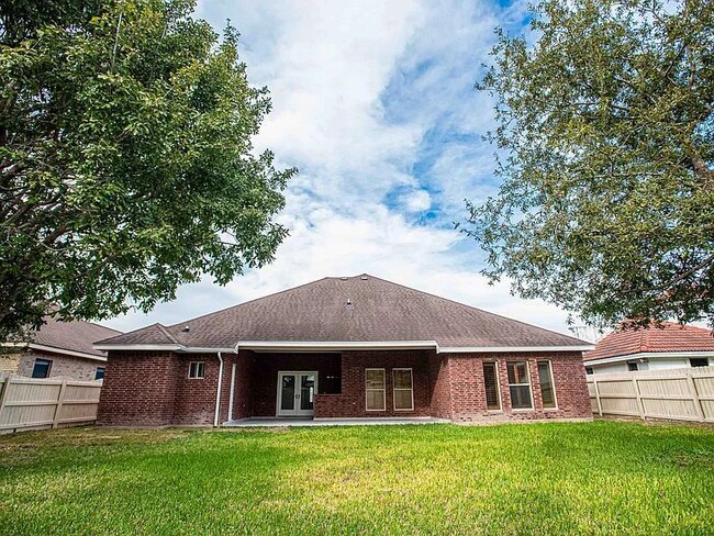 Building Photo - 1616 Sebastian Dr