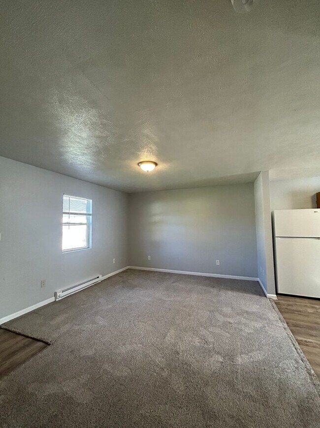 Building Photo - 1415-1417 Aster Street