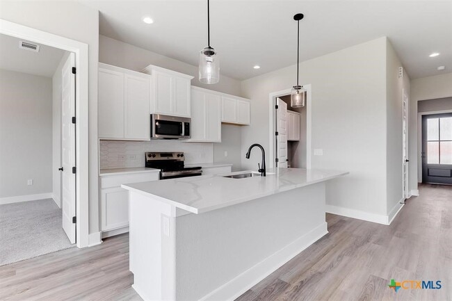 Building Photo - 1255 Pecan Valley Dr