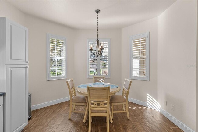 Building Photo - 1937 Scarlett Ave