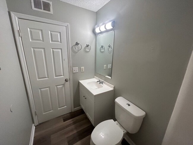 Building Photo - 925-6 Glenn Street, West Columbia, SC 29169