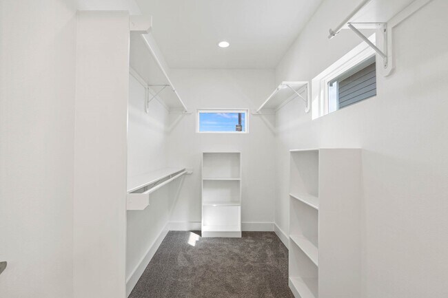 Building Photo - 4512 Noble St