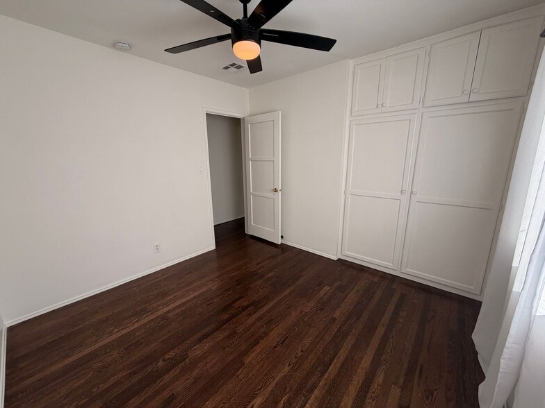 Building Photo - Charming 3BD Pool Home in Van Nuys | 2-Car Garage + Washer/Dryer + Central A/C