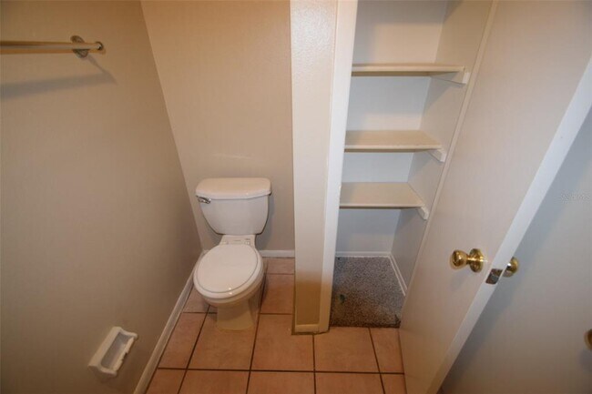 Building Photo - 1204 Honeytree Ln W