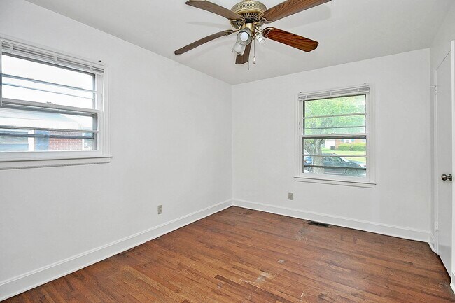 Building Photo - 4401 Ridgeley Dr