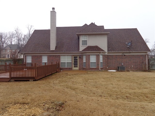 Building Photo - 290 Oaksedge Drive