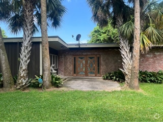 Building Photo - 3715 Beechwood Dr
