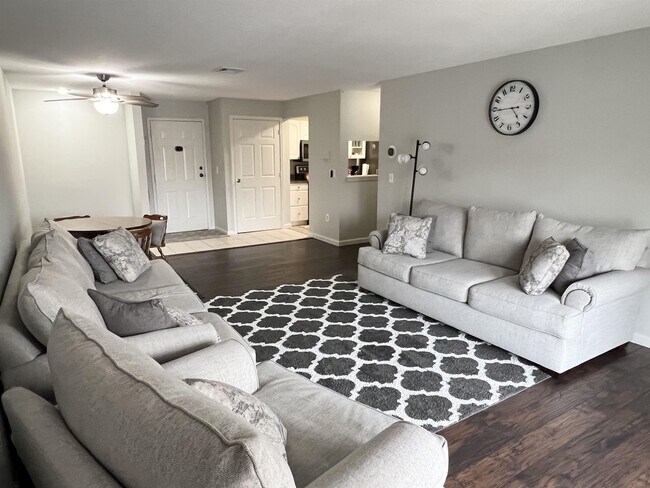 Building Photo - 690 S Porter St