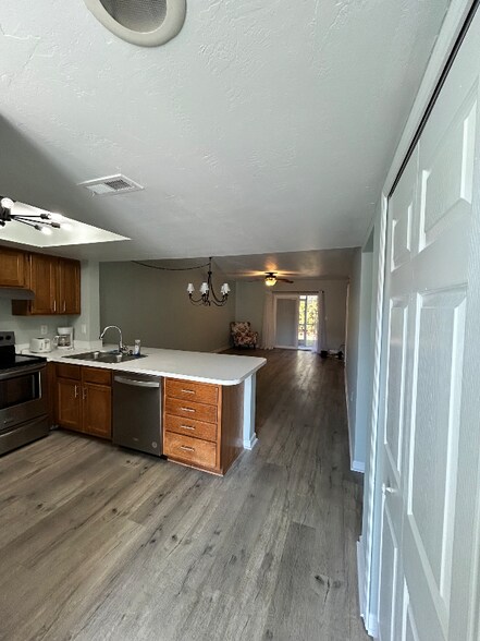 Building Photo - 1200 5th Ave N