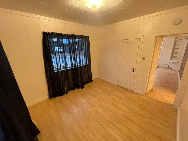 Building Photo - Cute, Centrally located House