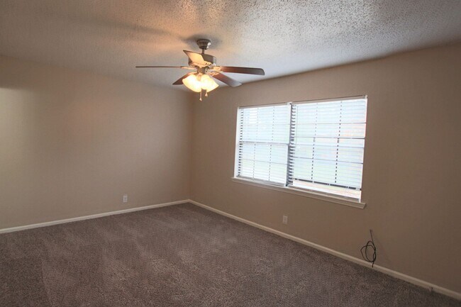 Building Photo - Delmar Dr. 2514/2516