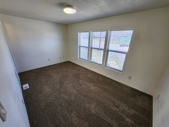 Building Photo - Convenient and Comfortable North Reno Rental