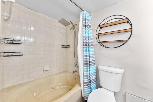 Building Photo - 3750 Victoria Dr