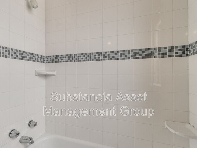 Building Photo - 429 NW 11th St