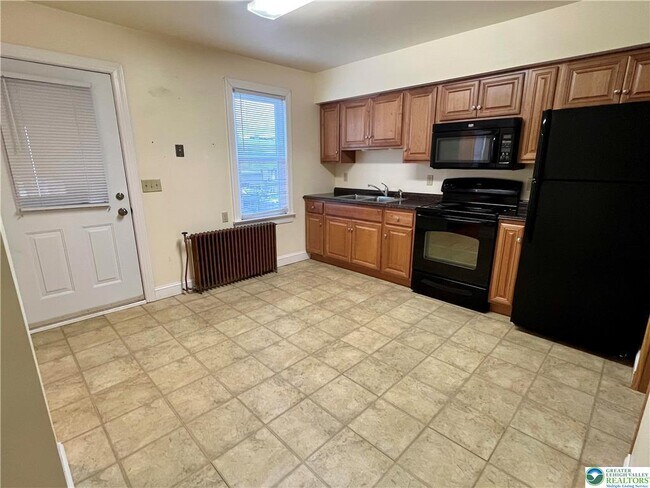 Building Photo - 351 Lehigh Ave