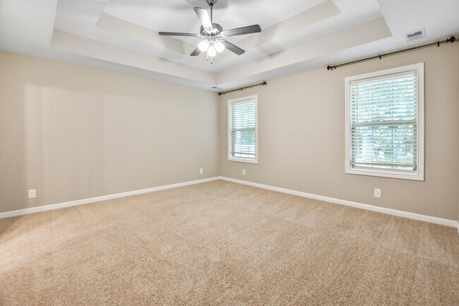 Building Photo - Pet Friendly Three Bedroom!