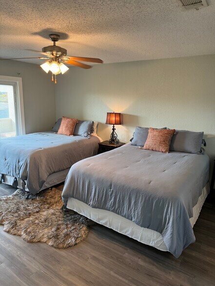 Building Photo - 604 Highcrest Dr