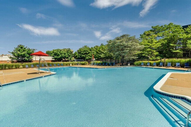 Building Photo - Lerner Morningside