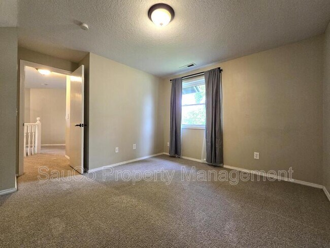 Building Photo - 20365 NW Quail Hollow Dr