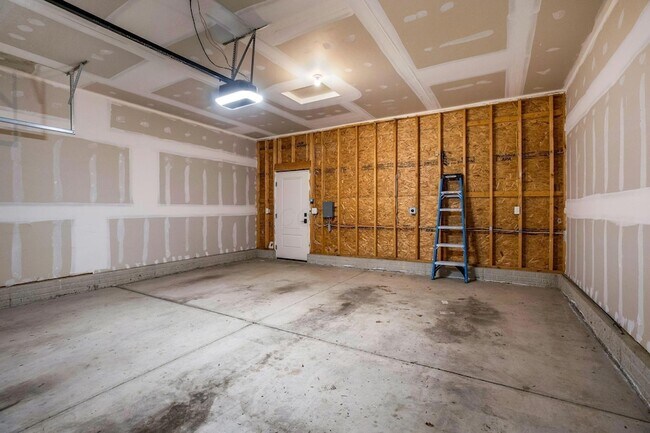 Building Photo - 1168 Edgehill Rd