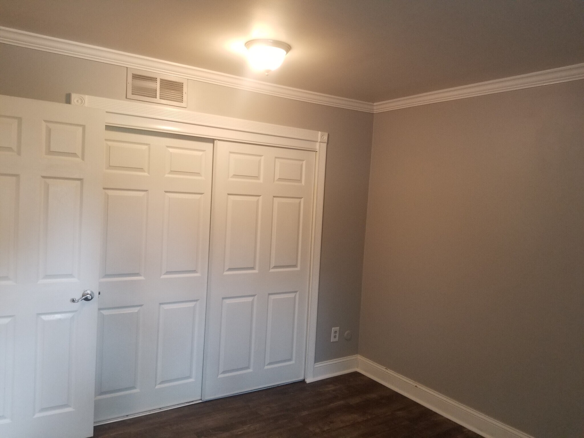 Building Photo - 4030 W 13 Mile Rd