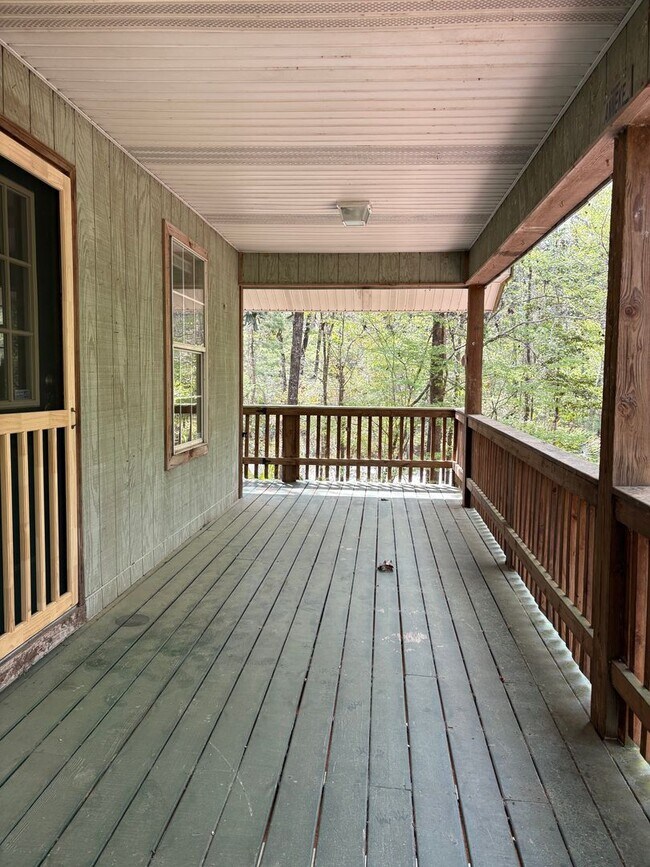 Building Photo - Cozy 2 Bedroom Retreat Available SOON!