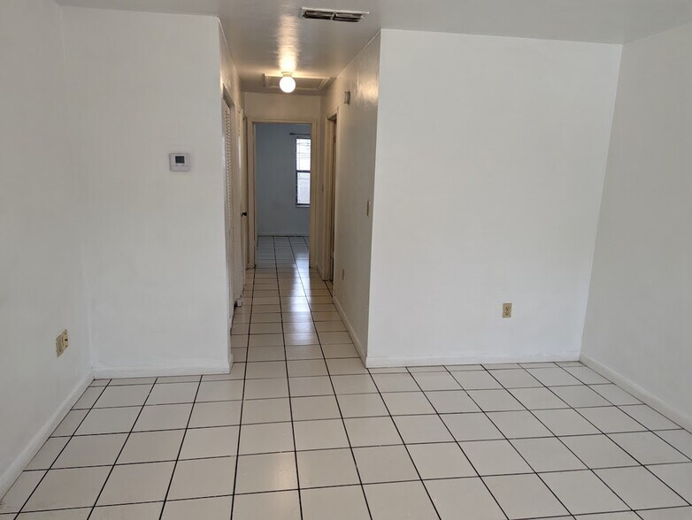 Building Photo - 3600 SW 23rd St
