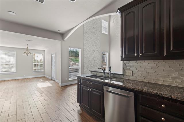 Building Photo - 5517 Greenview Ct