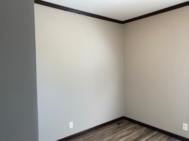 Building Photo - 10694 State Rte 762