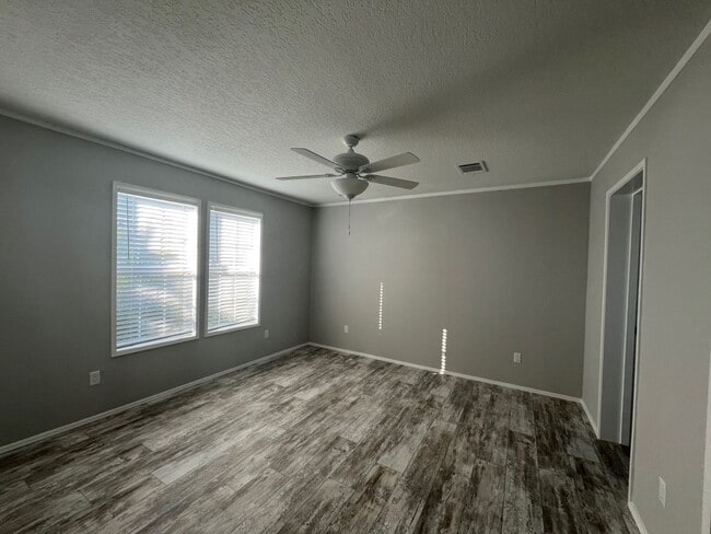 Building Photo - 36 Eland Dr