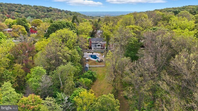 Building Photo - 5642 Jefferson Blvd