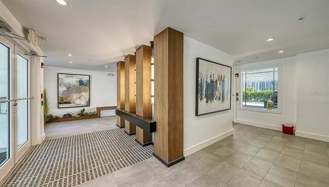 Building Photo - 650 Golden Gate Point