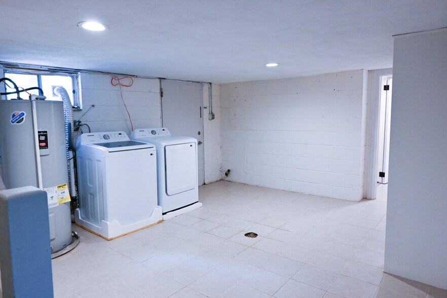 Building Photo - 6013 Patterson Ave