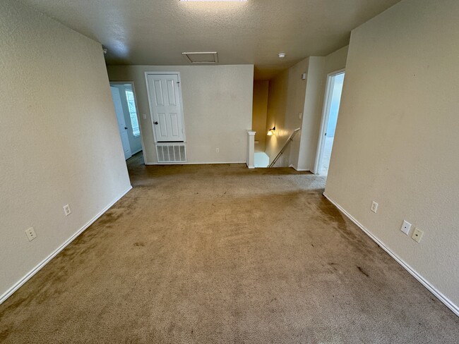 Building Photo - 8755 Sunview Park