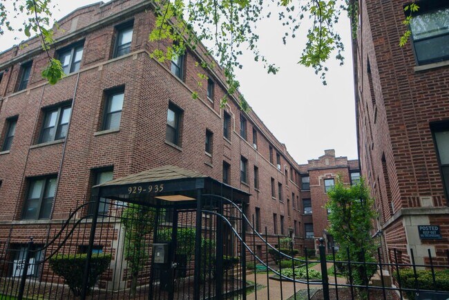 Primary Photo - 931 W Sunnyside Ave