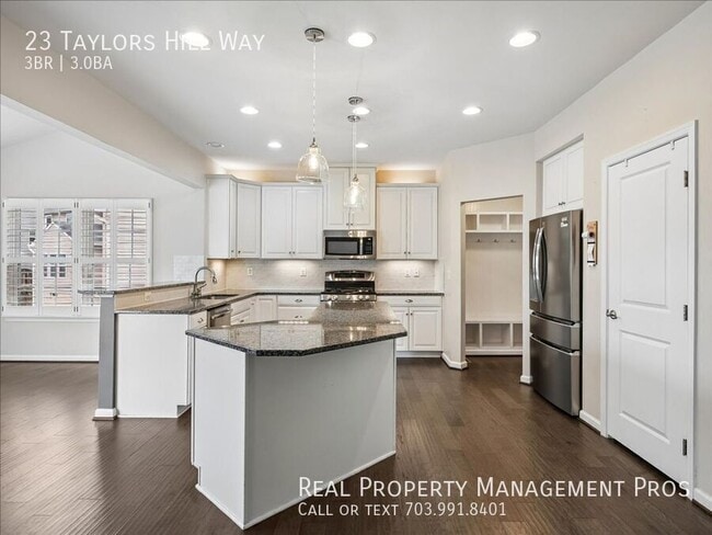 Building Photo - 23 Taylors Hl Wy
