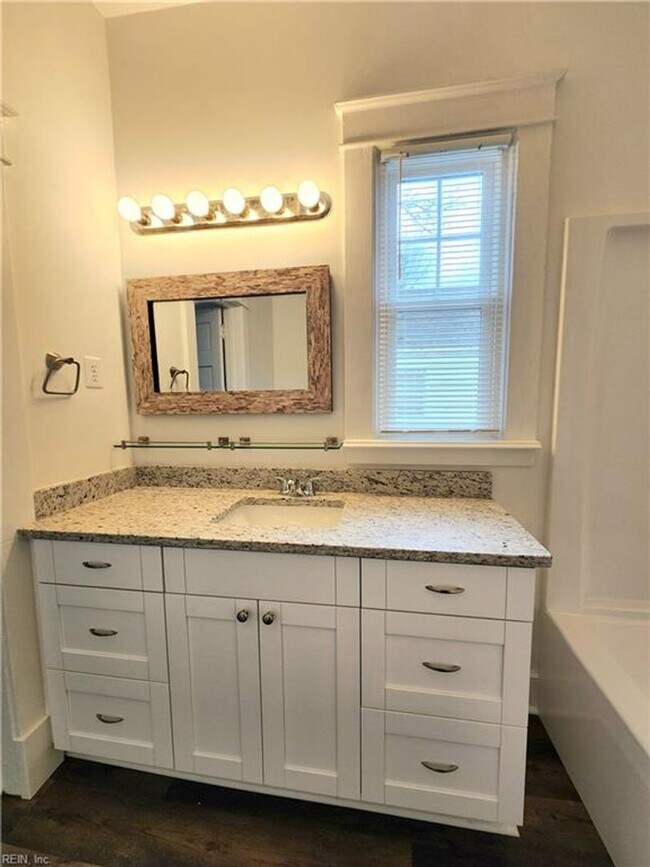 Building Photo - Gorgeous Gem on Corner Lot in Ghent!