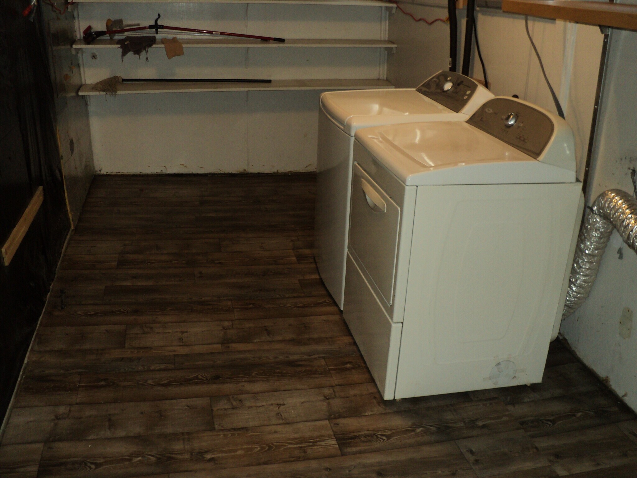 Laundry room - 2512 1st Ave