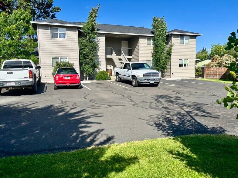 Building Photo - 583 Van Wey Cir